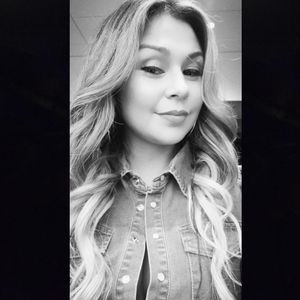 Meet your Posher, Crystal